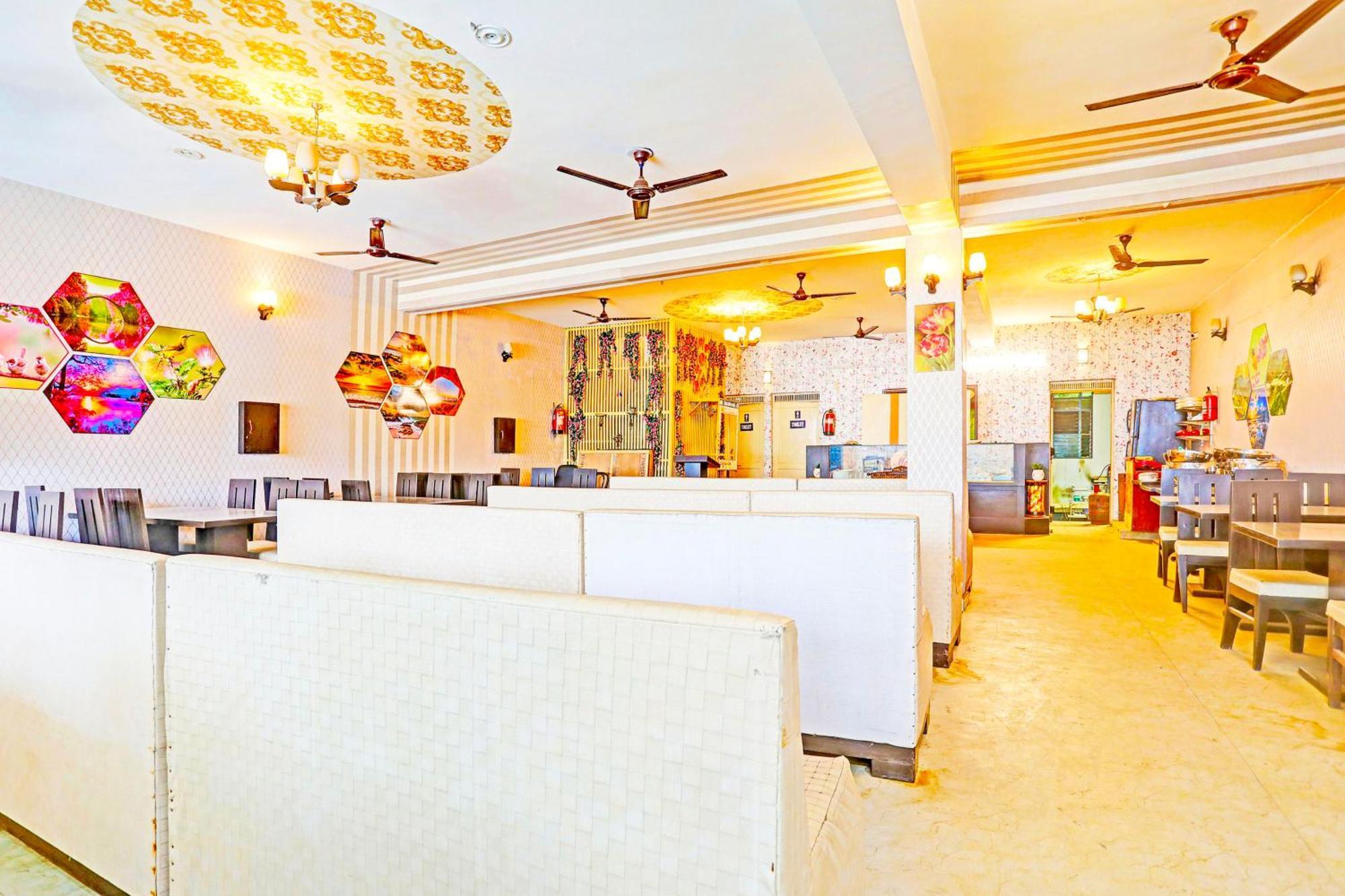 Hotel Spot On Meal Tree à Ghaziabad Extérieur photo